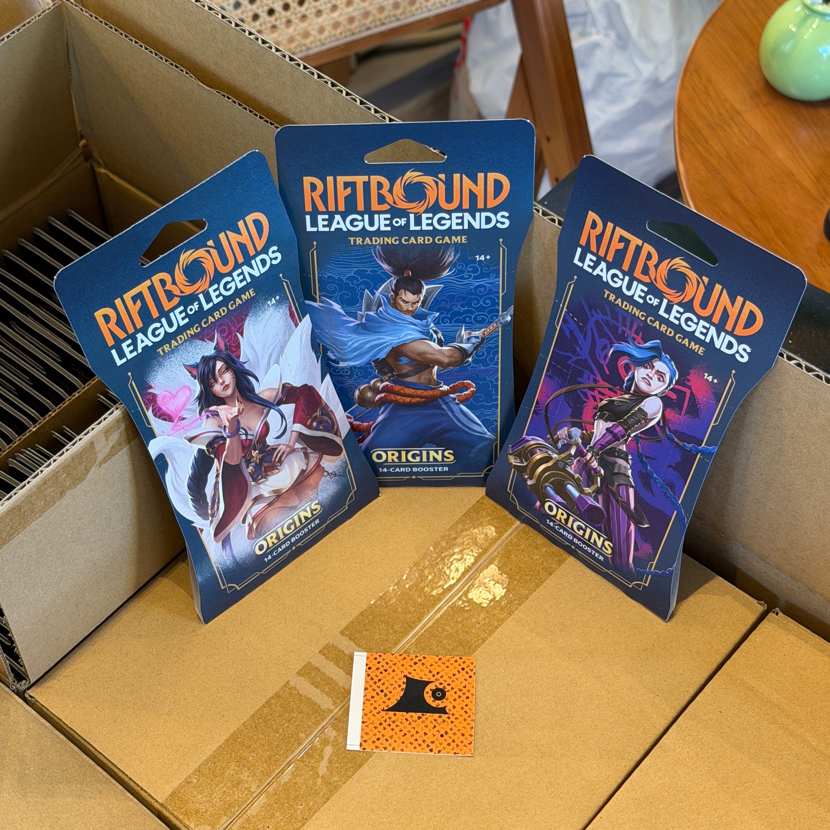 Riftbound: League of Legends TCG - Origins Hanging Booster Pack Light of Cards Riftbound: League of Legends TCG - Origins Hanging Booster Pack Light of Cards